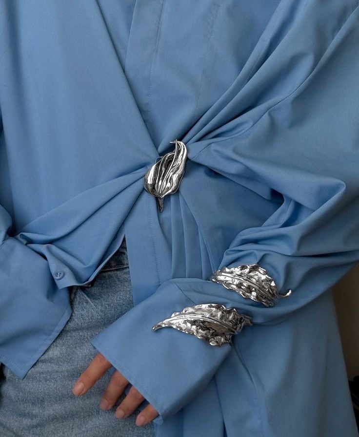 Brooches Are Back—Here’s How to Style Them in&nbsp;2025