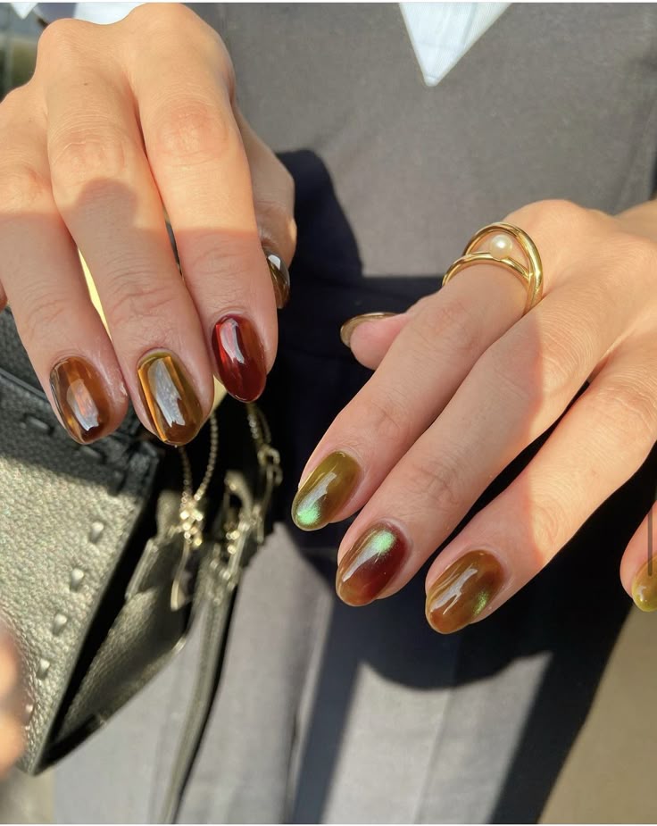 Late Autumn Elegance: Gel Nail Ideas to Cozy Up&nbsp;With