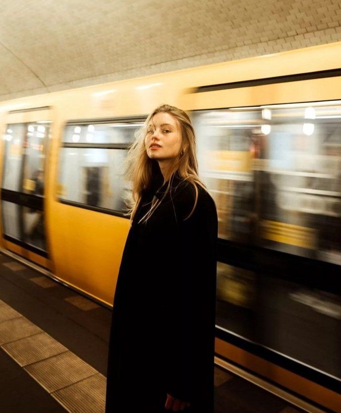 The “Train Station Theory” Is Changing How We See&nbsp;Breakups