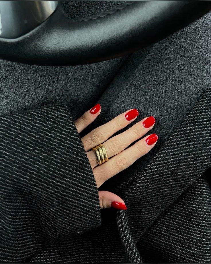 Holiday Cheer at Your Fingertips: Nail Inspiration for the&nbsp;Season