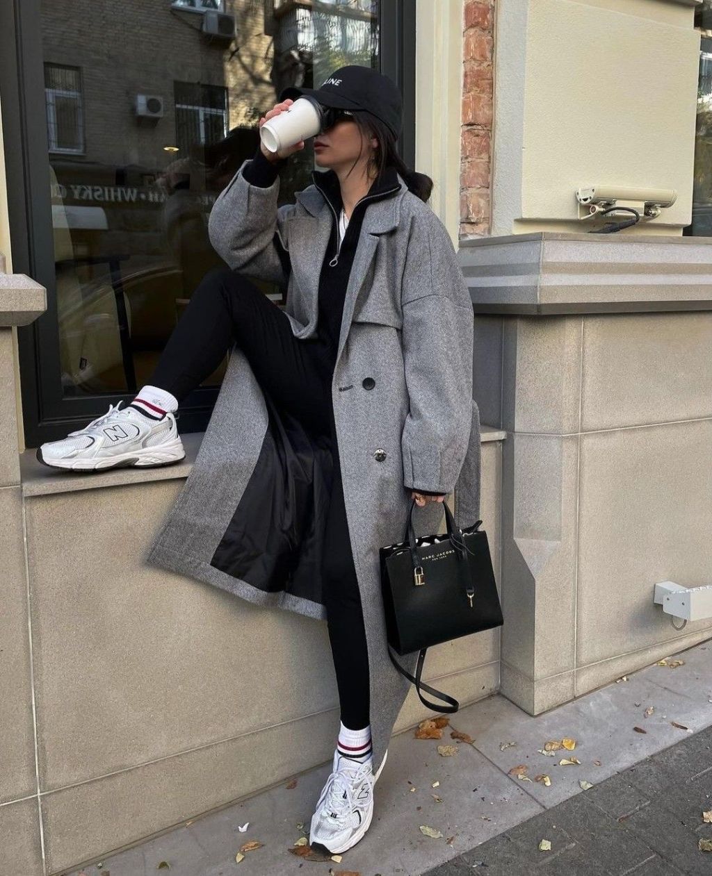 4 Legging Outfits That Make Winter Dressing Feel&nbsp;Effortless